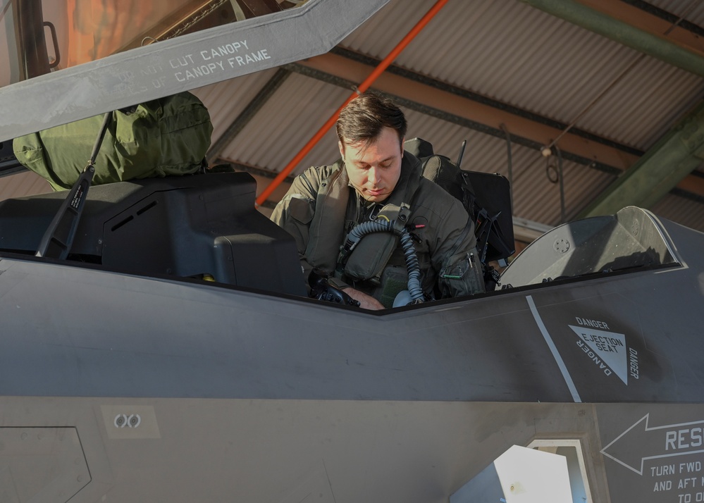 USAF launches first International Interfly with RAAF