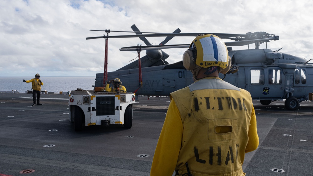USS America (LHA 6) Conducts Routine Multi-Aircraft Flight Operations as Part of Exercise Talisman Sabre