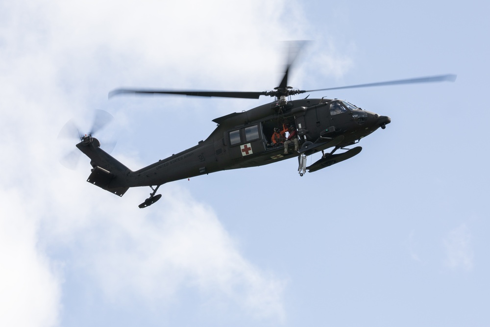 Alaska Army National Guard Dustoff crews conduct hoist training