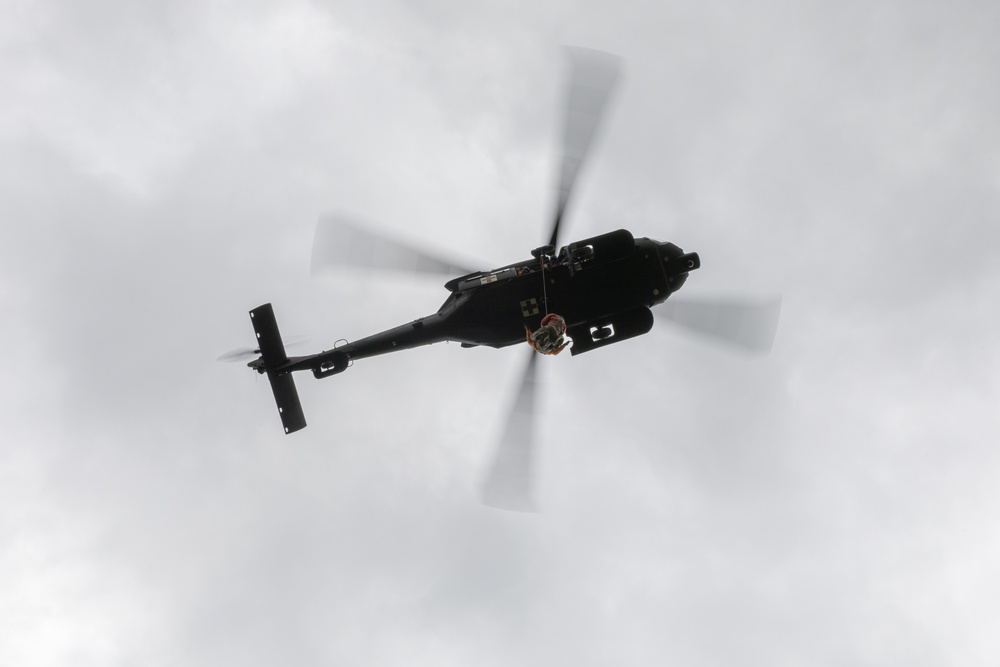 Alaska Army National Guard Dustoff crews conduct hoist training