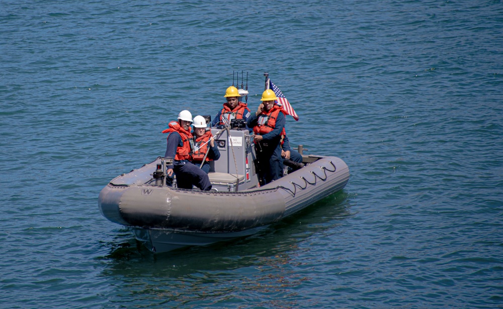 USS Essex (LHD 2) Sailors conduct small boat operations