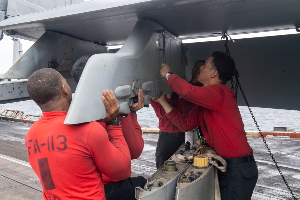 USS Carl Vinson (CVN 70) Conducts Routine Operations in the Balabac Straight