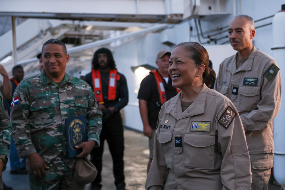 Comfort Farewell to Dominican Republic Medical Profesionals