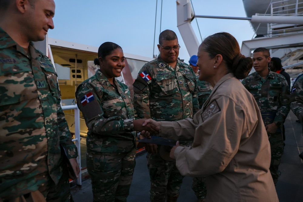 Comfort Farewell to Dominican Republic Medical Profesionals