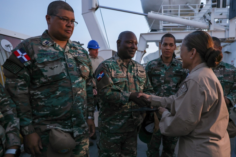 Comfort Farewell to Dominican Republic Medical Profesionals