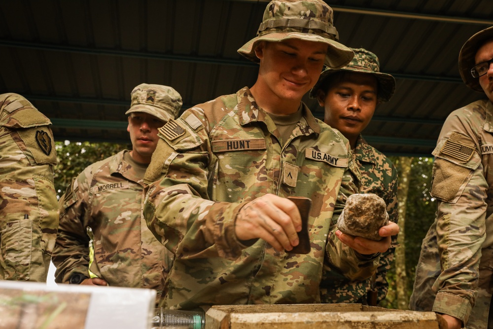 Survival in the Tropics: Malaysian Army Shares Essential Jungle Training with U.S. and Australian Soldiers