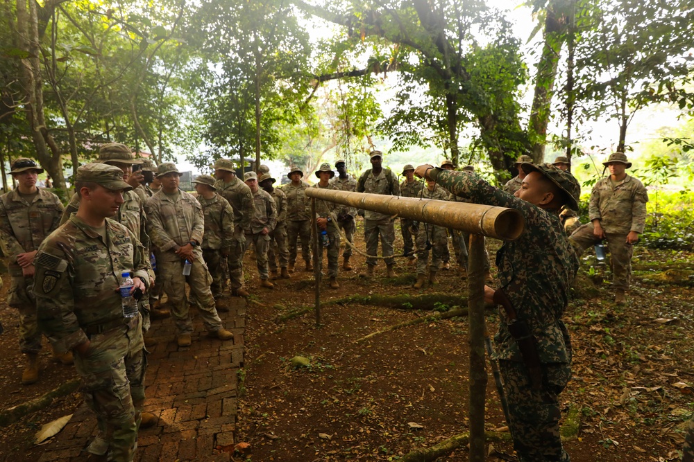 Survival in the Tropics: Malaysian Army Shares Essential Jungle Training with U.S. and Australian Soldiers