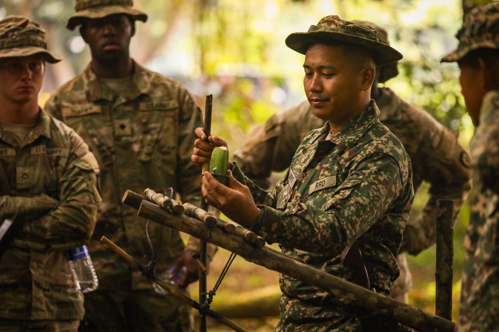 Survival in the Tropics: Malaysian Army Shares Essential Jungle Training with U.S. and Australian Soldiers