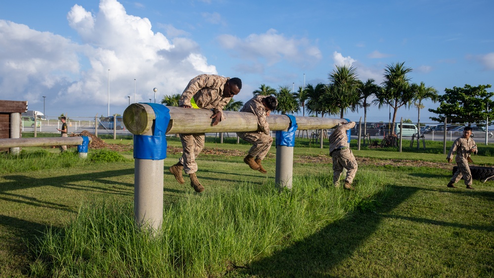 MLGs Tackle Camp Kinser Obstacle Course