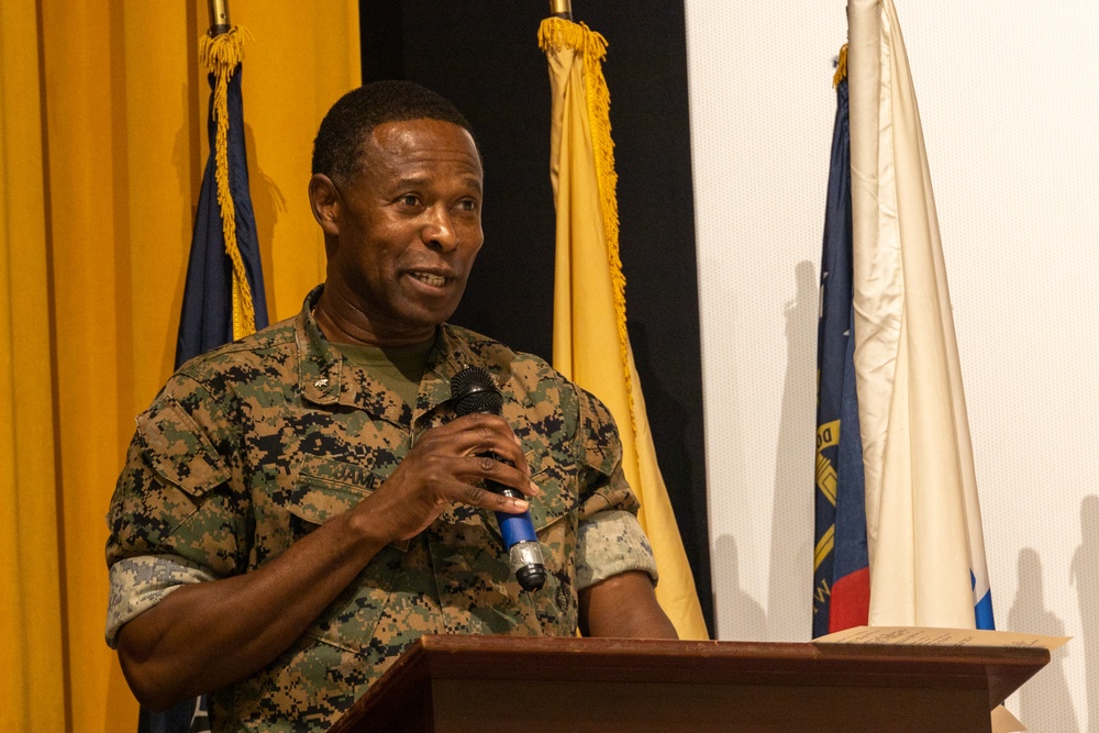 Sgt. Maj. Meak relinquishes post during MALS-36 relief ceremony