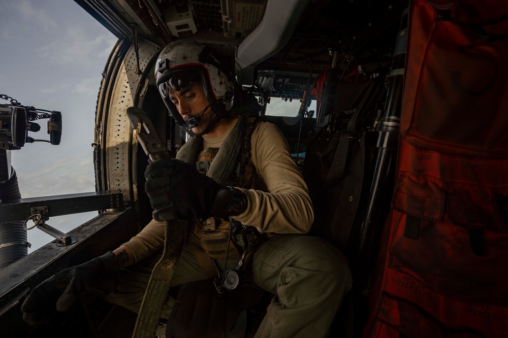 USS Carl Vinson (CVN 70) Conducts Routine Operations in the South China Sea