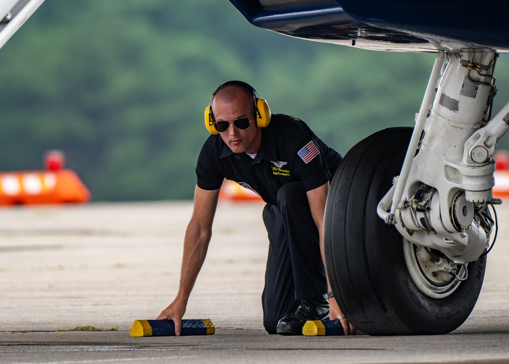 The U.S. Navy Flight Demonstration Squadron, the Blue Angels’ perform at The Great Tennessee Air Show