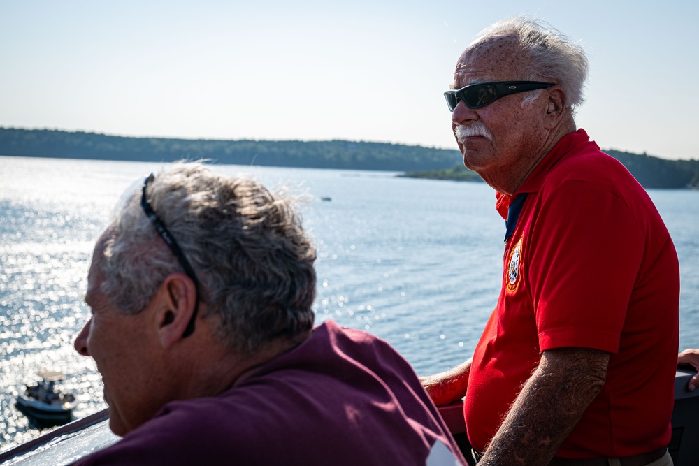 Namesake Visits Pre-Commissioning Unit Harvey C. Barnum Jr. (DDG 124)