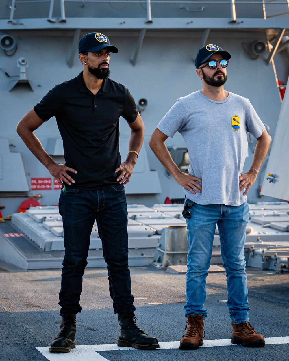 Namesake Visits Pre-Commissioning Unit Harvey C. Barnum Jr. (DDG 124)