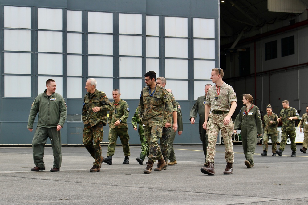 Combined Air Operations Centre Uedem visits U.S. VP Squadrons