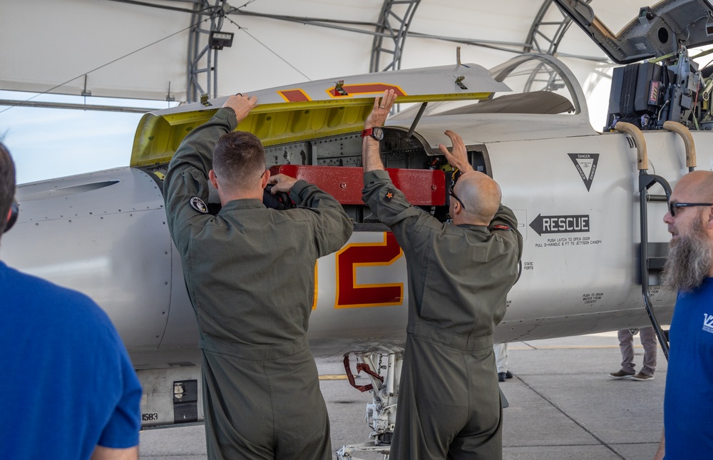 VMFT-402 F-5 delivery