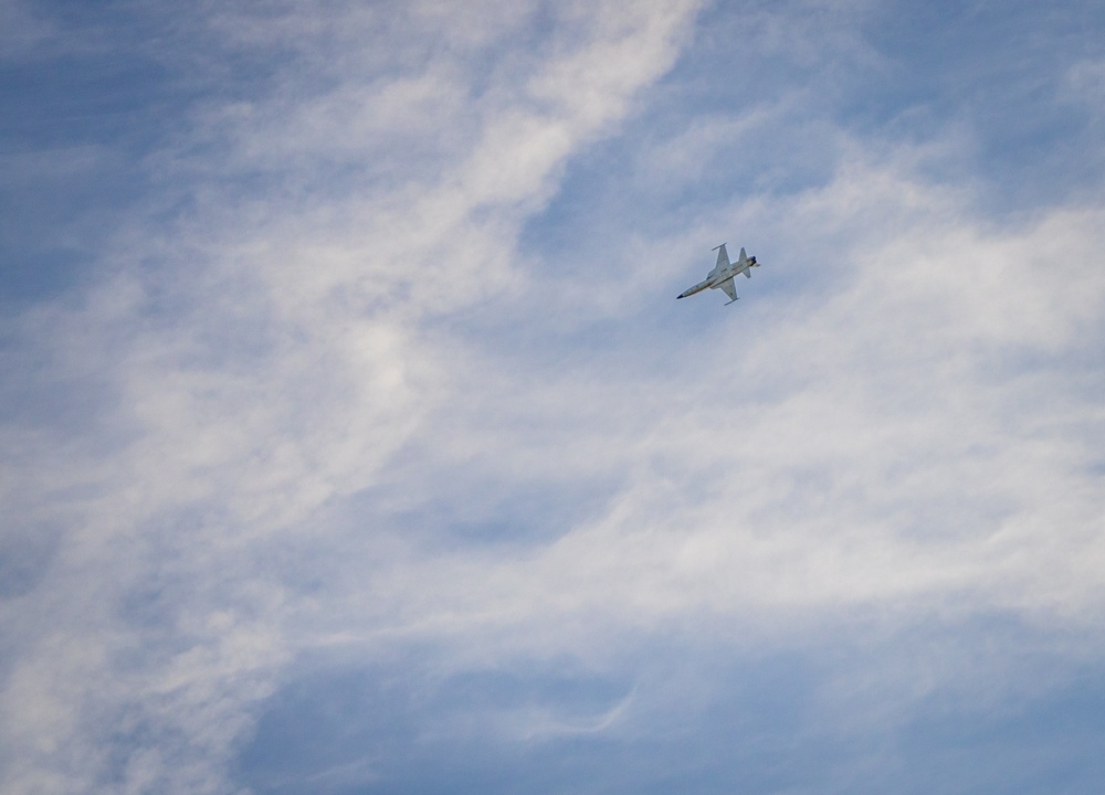VMFT-402 F-5 delivery