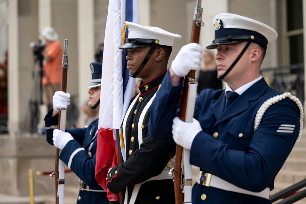 SD Hosts Philippine President Marcos at the Pentagon
