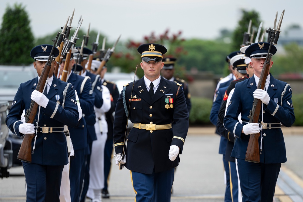 SD Hosts Philippine President Marcos at the Pentagon