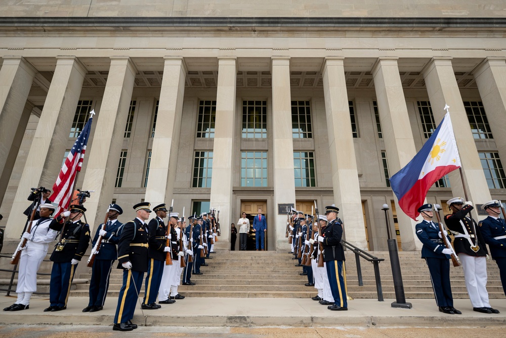 SD Hosts Philippine President Marcos at the Pentagon