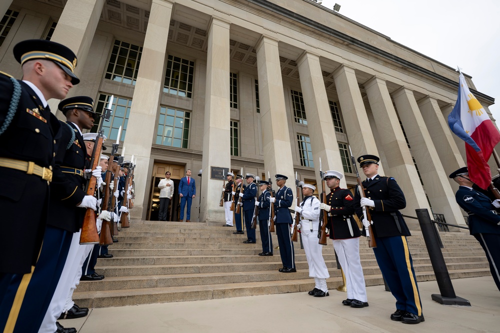 SD Hosts Philippine President Marcos at the Pentagon