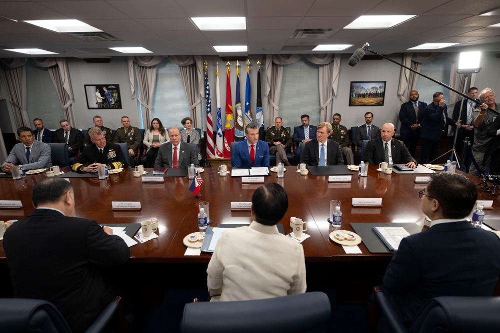 SD Hosts Philippine President Marcos at the Pentagon