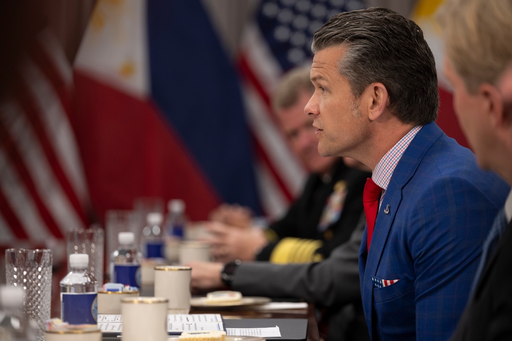 SD Hosts Philippine President Marcos at the Pentagon