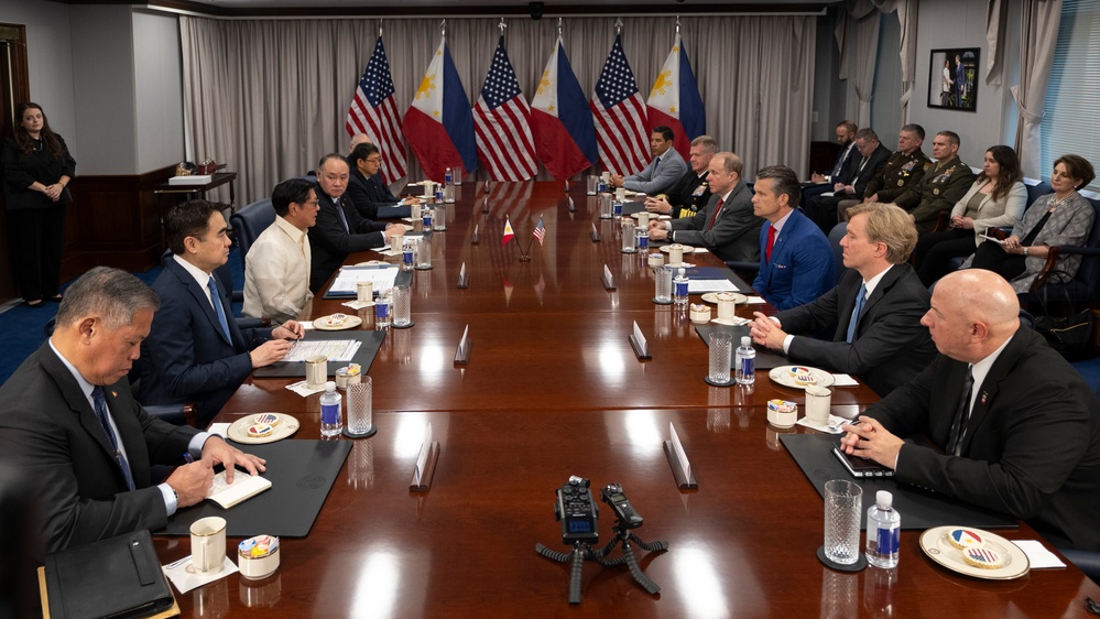 SD Hosts Philippine President Marcos at the Pentagon