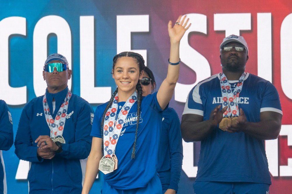 Team Air Force recieves cycling medals at the 2025 Warrior Games