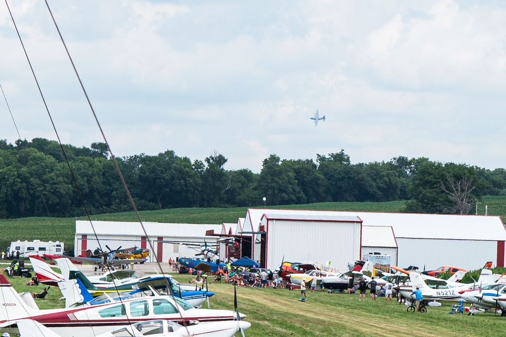 Missouri Guard Airmen Manage Skies Over Tarkio Air Show