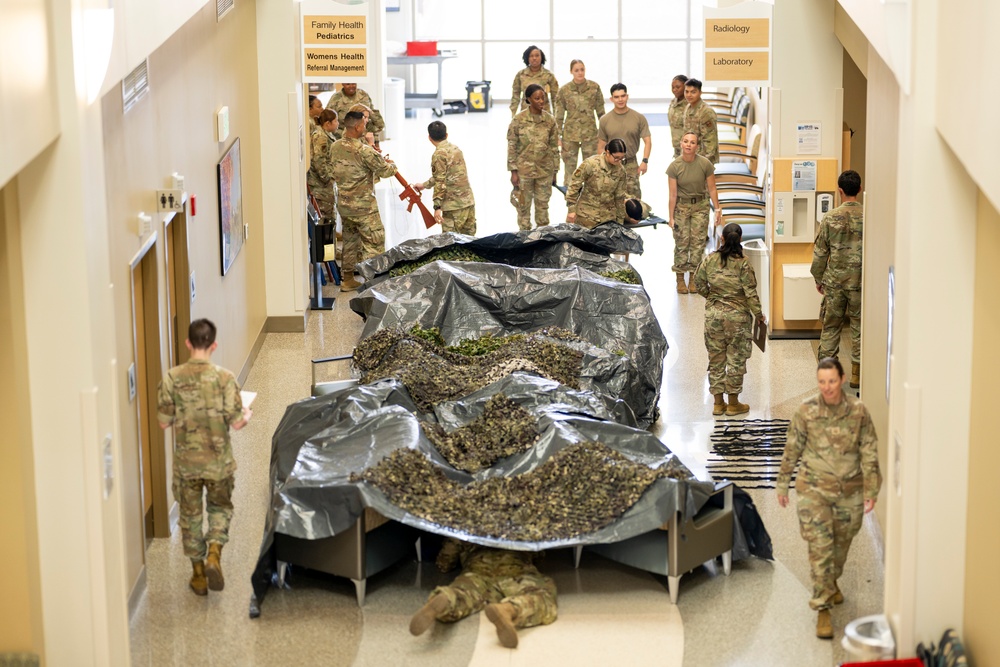 Holloman medics enhance fitness and expeditionary capabilities in Medic-X exercise