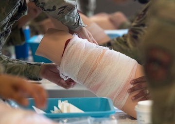 Holloman medics enhance fitness and expeditionary capabilities in Medic-X exercise
