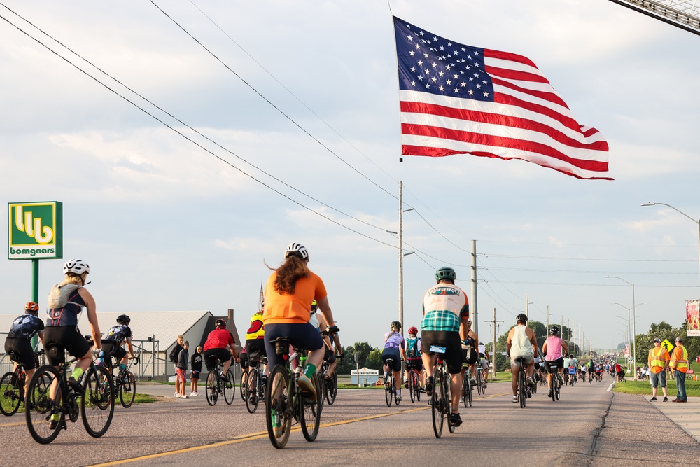 RAGBRAI 2025 riders begin trek across Iowa