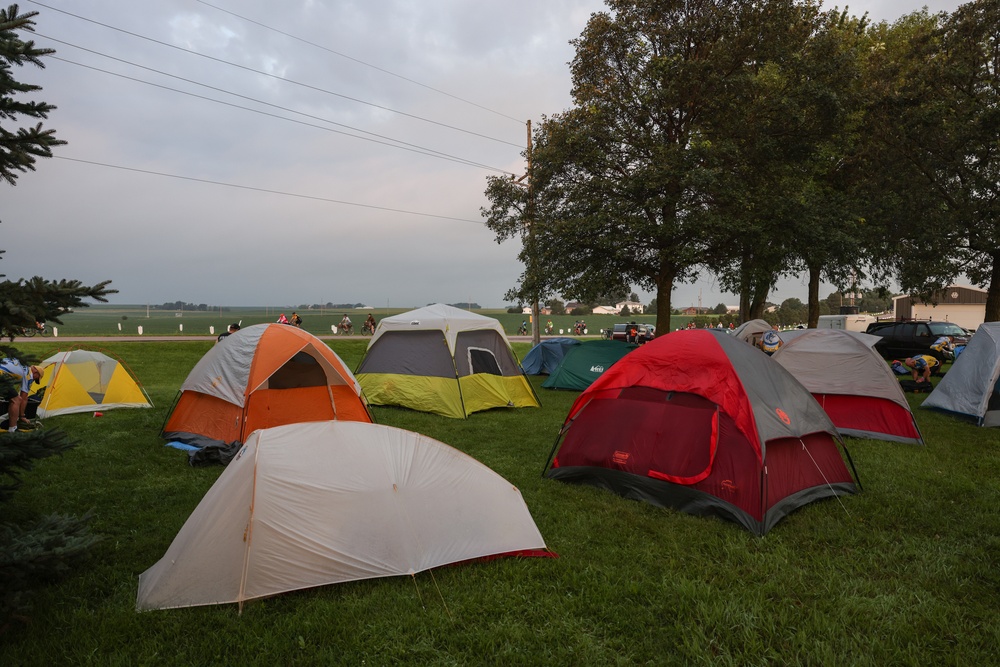 RAGBRAI 2025 riders rise early to begin Iowa trek