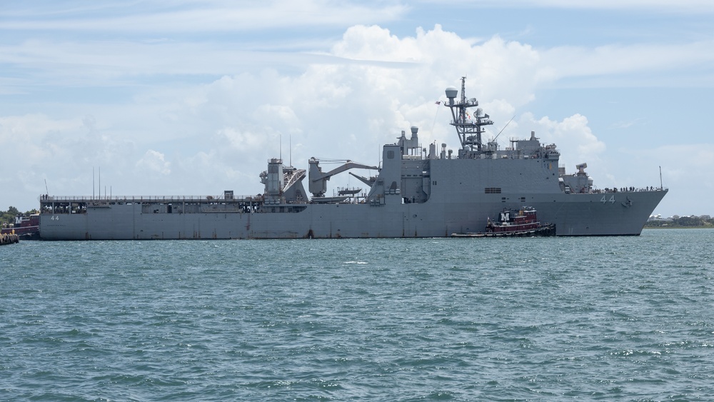 Alpha Company, 2d Assault Amphibian Battalion, 2d Marine Division Well Deck Rehearsal