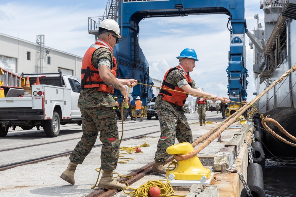Alpha Company, 2d Assault Amphibian Battalion, 2d Marine Division Well Deck Rehearsal