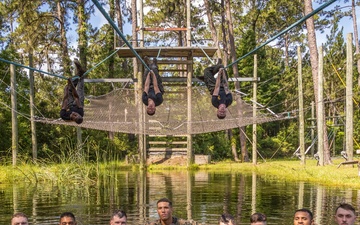 Cpls School class 6-25 conducts confidence course