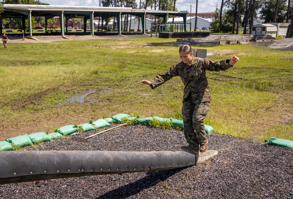 Cpls School class 6-25 conducts confidence course