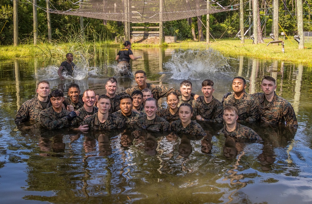 Cpls School class 6-25 conducts confidence course