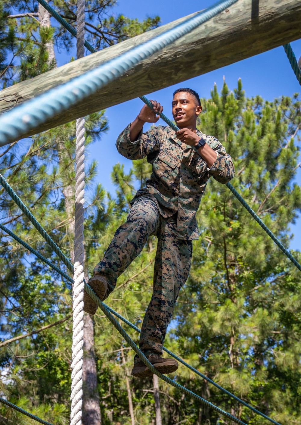 Cpls School class 6-25 conducts confidence course