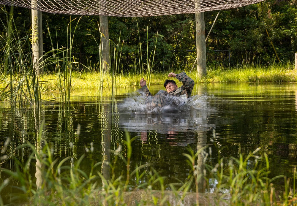 Cpls School class 6-25 conducts confidence course