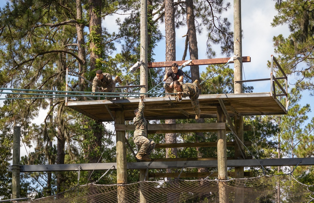 Cpls School class 6-25 conducts confidence course