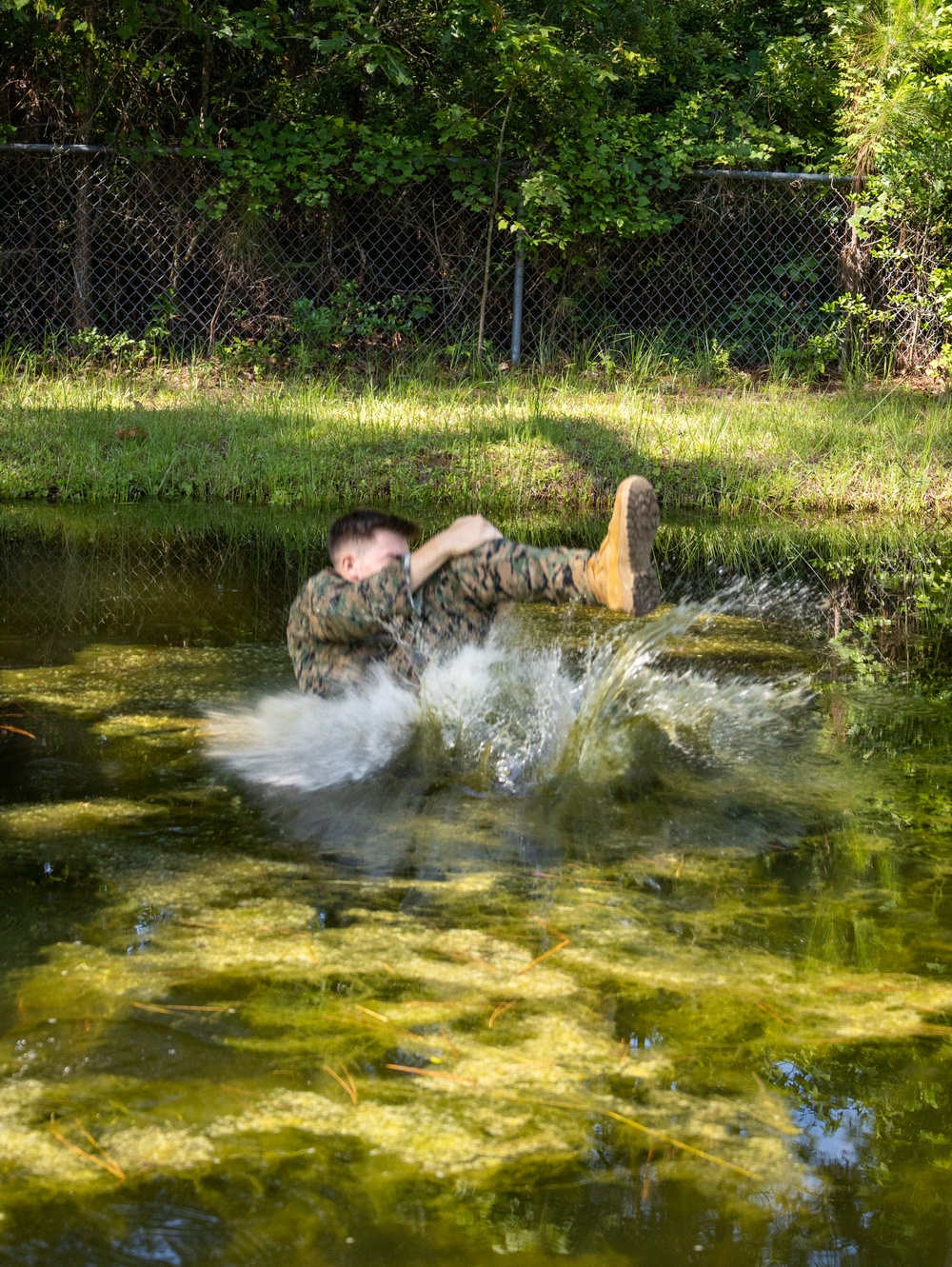 Cpls School class 6-25 conducts confidence course