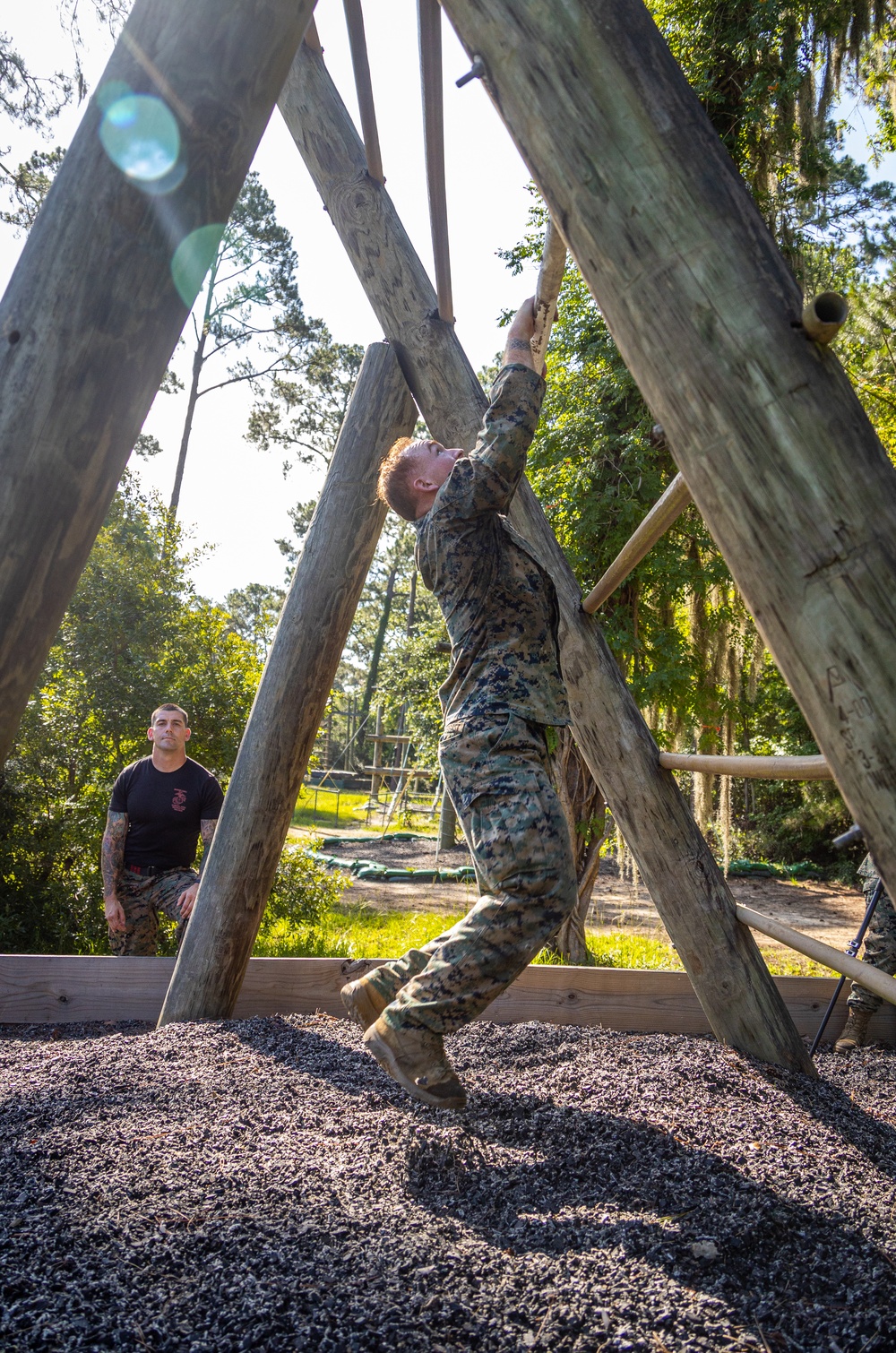 Cpls School class 6-25 conducts confidence course