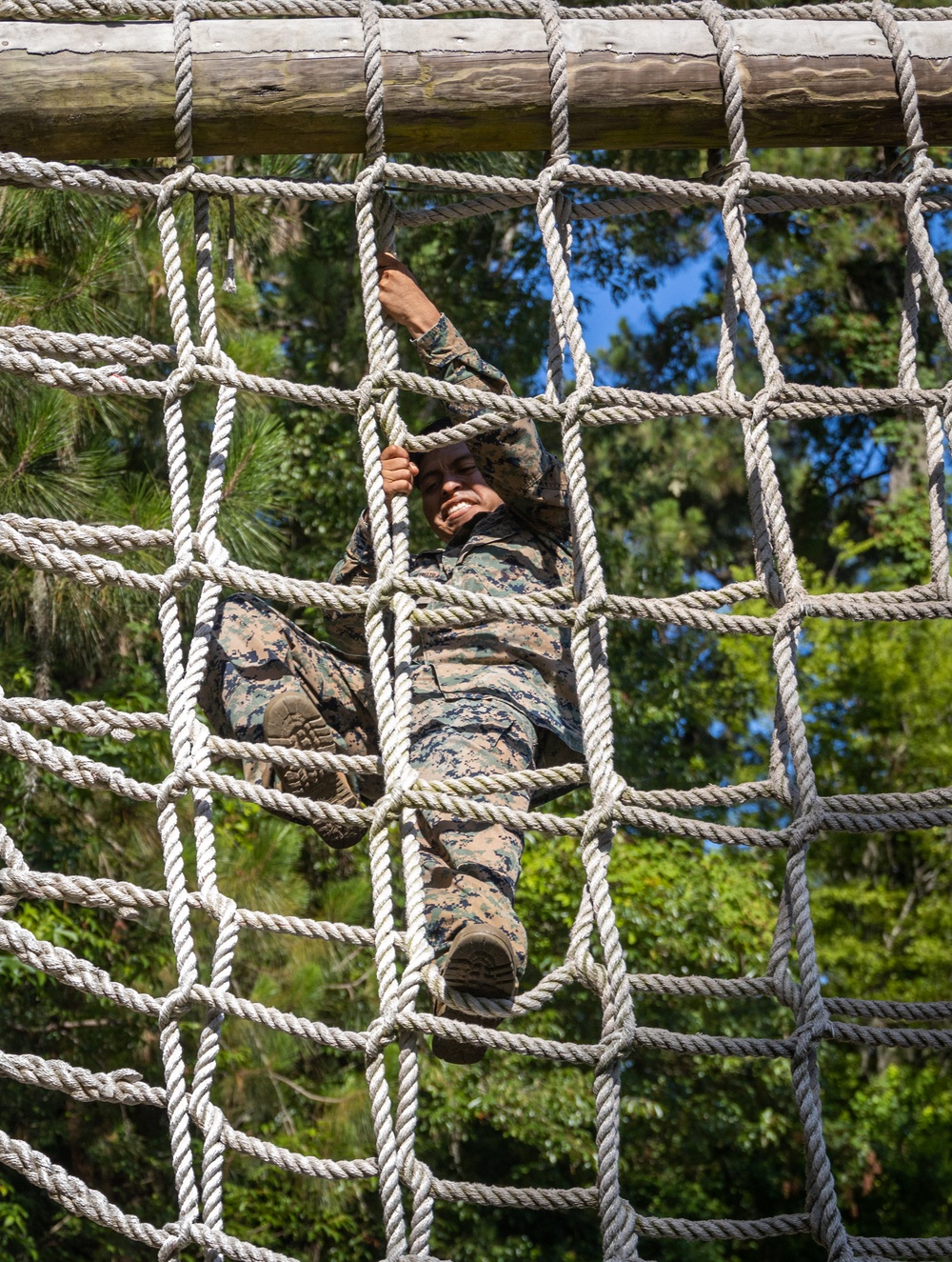 Cpls School class 6-25 conducts confidence course