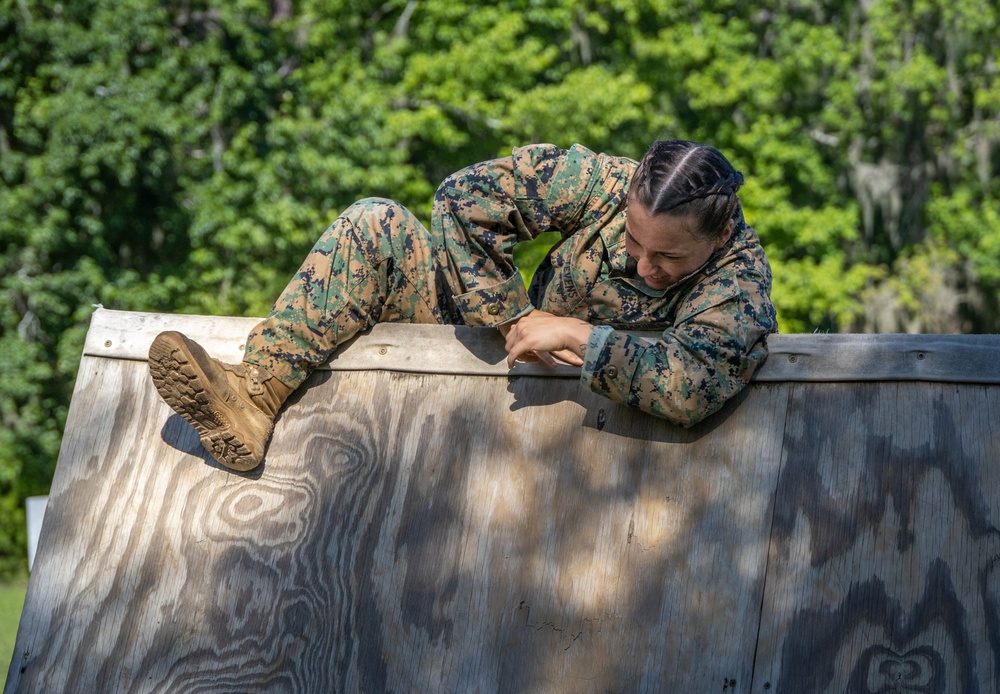 Cpls School class 6-25 conducts confidence course