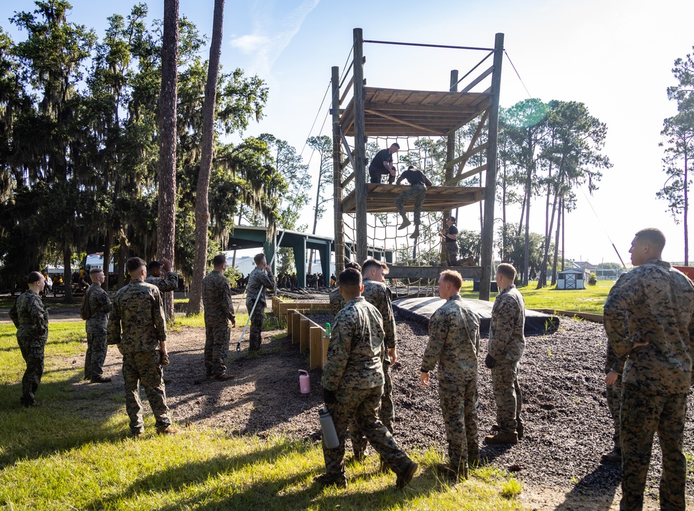 Cpls School class 6-25 conducts confidence course