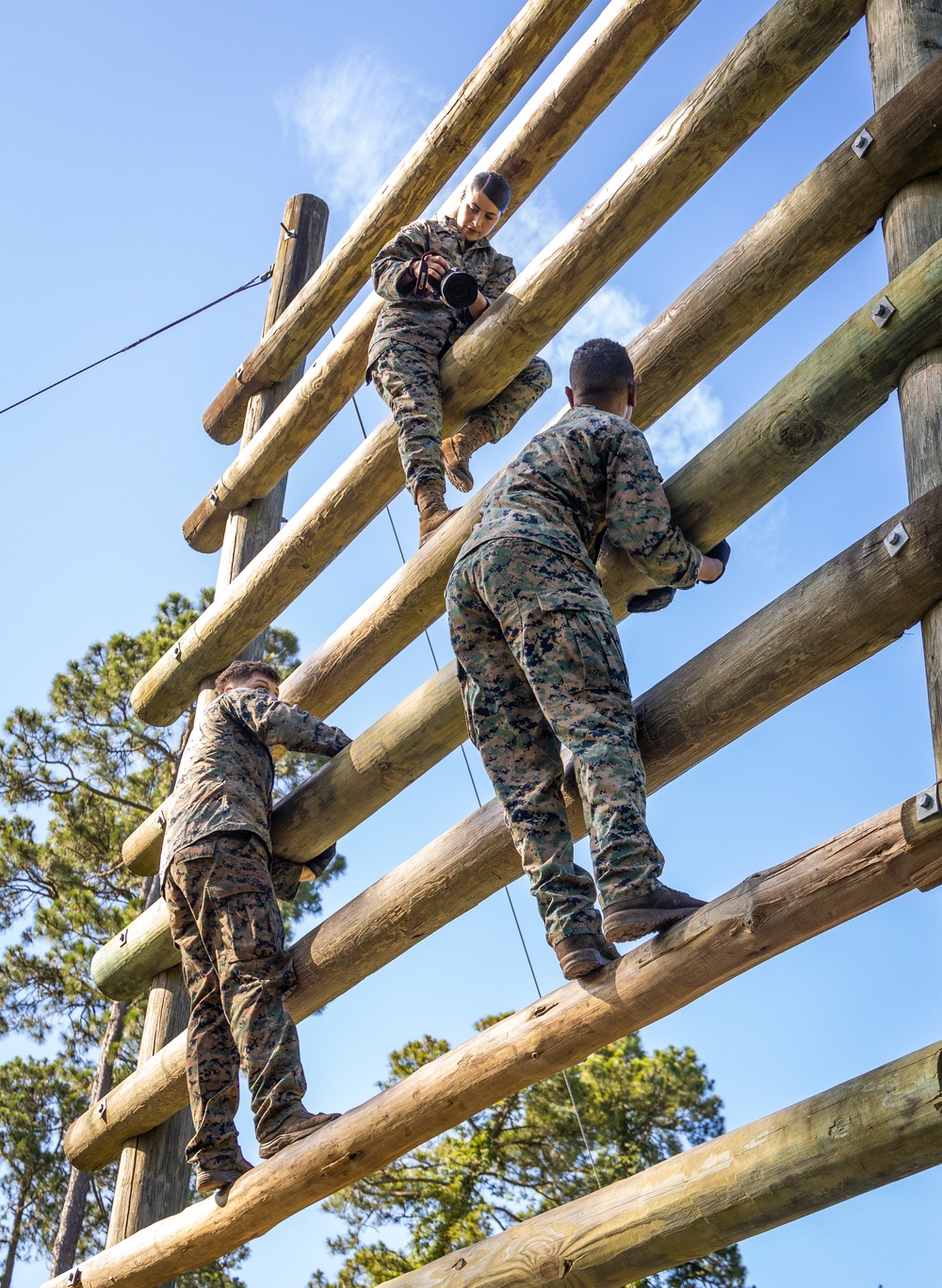 Cpls School class 6-25 conducts confidence course