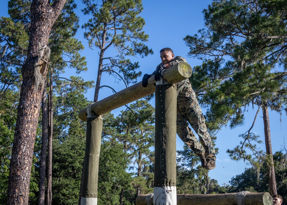 Cpls School class 6-25 conducts confidence course
