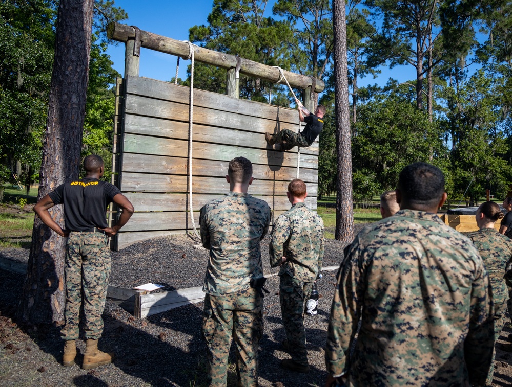 Cpls School class 6-25 conducts confidence course